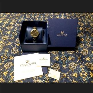 WOMAN'S SWAROVSKI DAYTIME WATCH - RETIRED/RARE